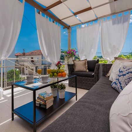 Superior Stunning Apartment Gravosa With A Free Parking Dubrovnik Exteriör bild