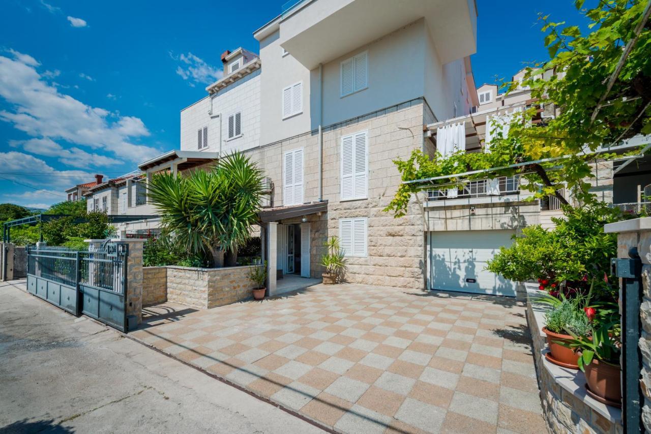 Superior Stunning Apartment Gravosa With A Free Parking Dubrovnik Exteriör bild