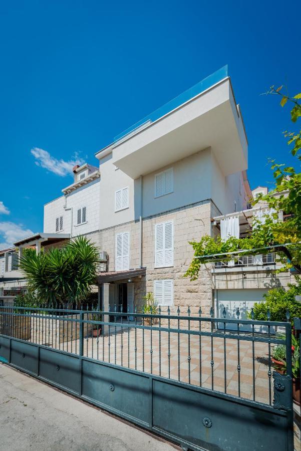 Superior Stunning Apartment Gravosa With A Free Parking Dubrovnik Exteriör bild