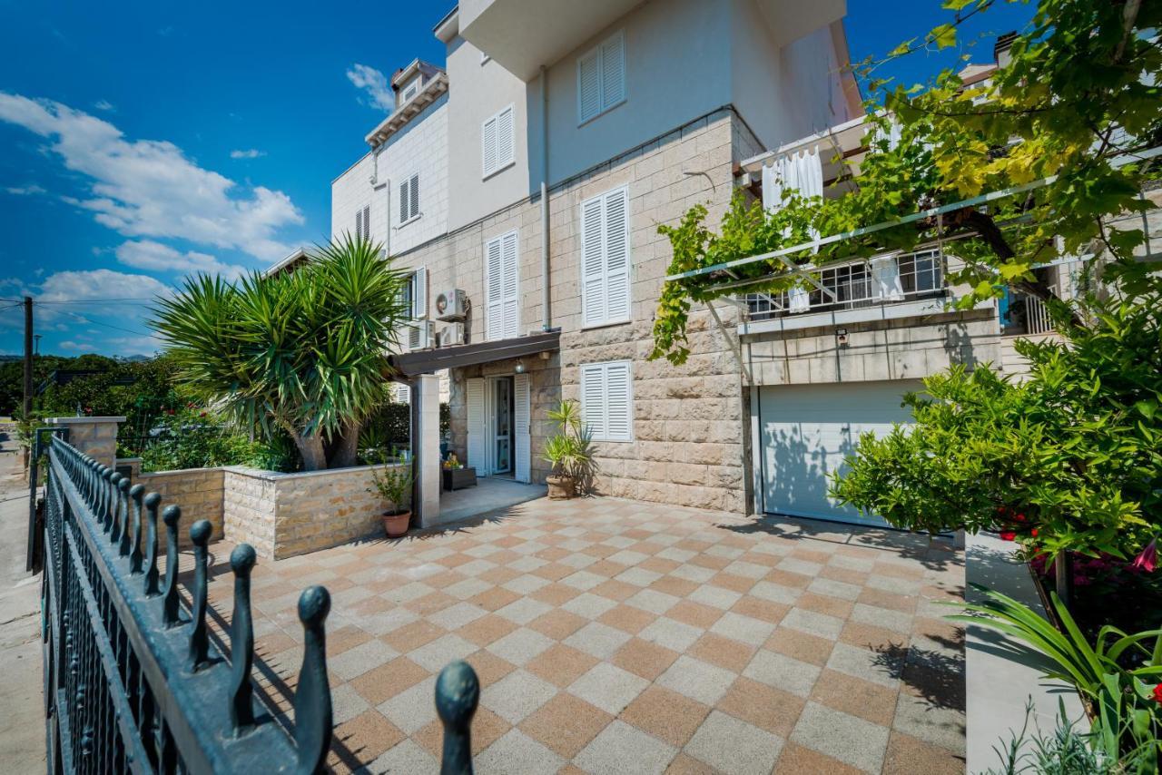 Superior Stunning Apartment Gravosa With A Free Parking Dubrovnik Exteriör bild
