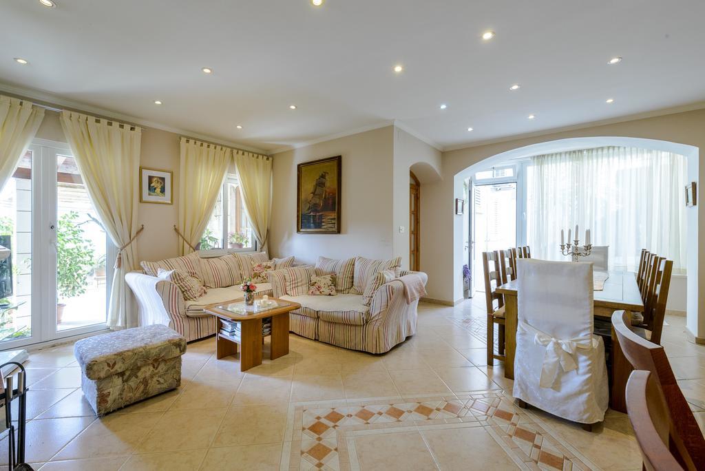 Superior Stunning Apartment Gravosa With A Free Parking Dubrovnik Exteriör bild