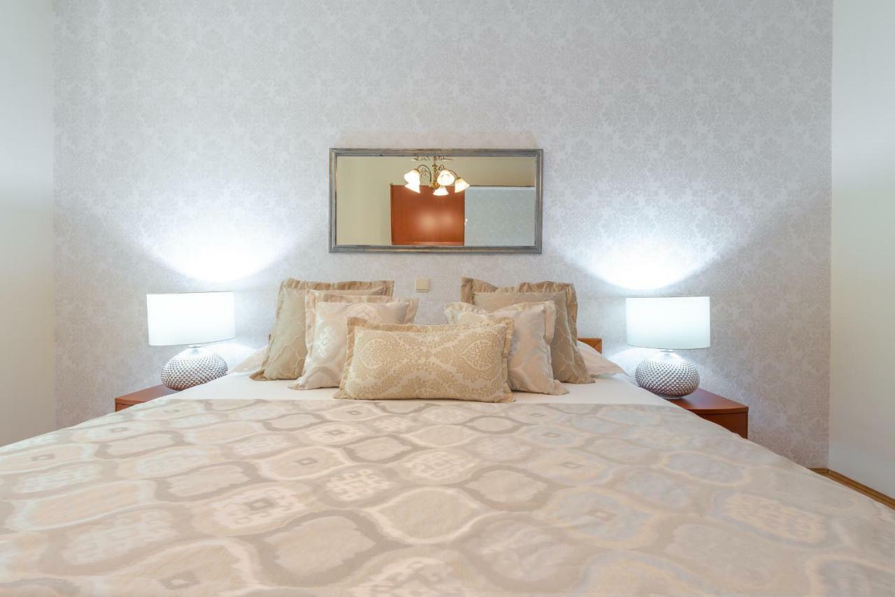 Superior Stunning Apartment Gravosa With A Free Parking Dubrovnik Exteriör bild