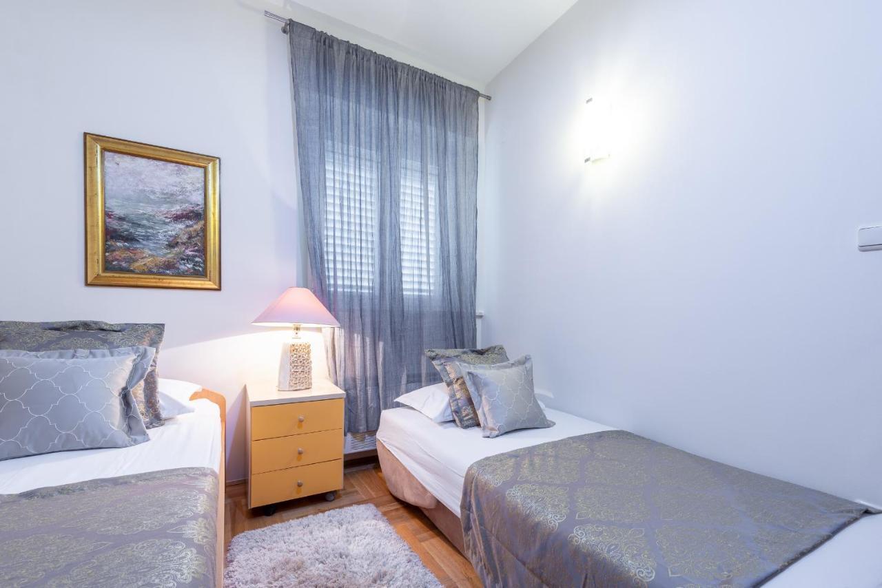 Superior Stunning Apartment Gravosa With A Free Parking Dubrovnik Exteriör bild