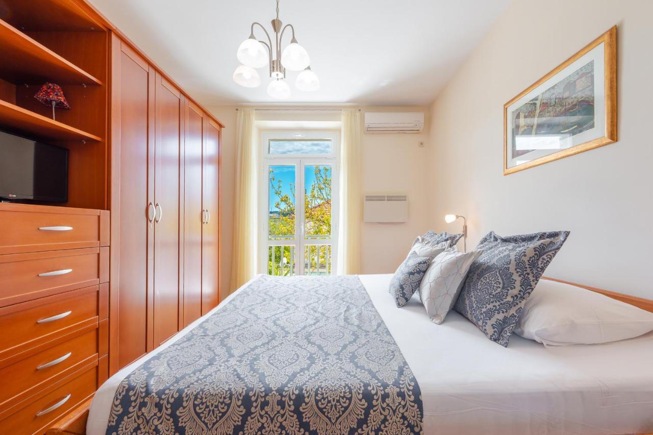 Superior Stunning Apartment Gravosa With A Free Parking Dubrovnik Exteriör bild