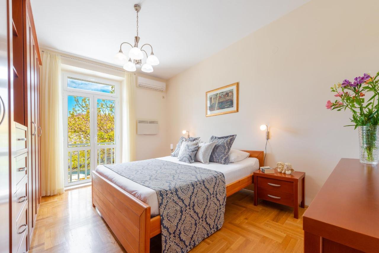 Superior Stunning Apartment Gravosa With A Free Parking Dubrovnik Exteriör bild